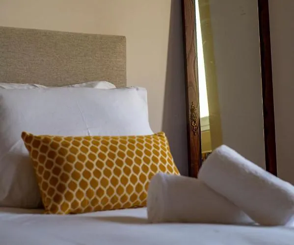 Altocanto ゲストハウス 4*